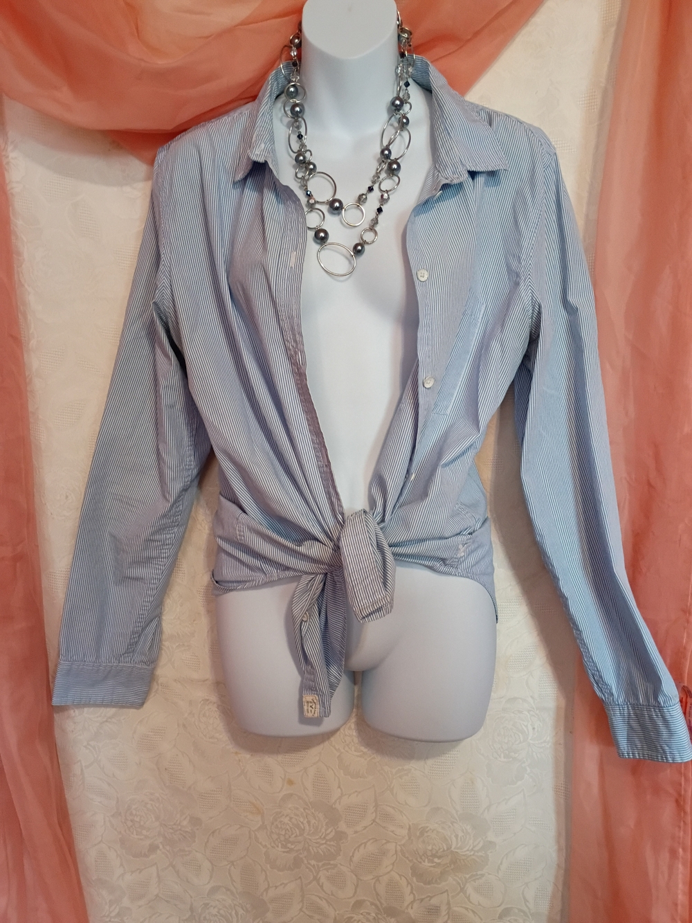 American Eagle Outfitters Ladies Light Blue Striped Button-Down Shirt Sz L